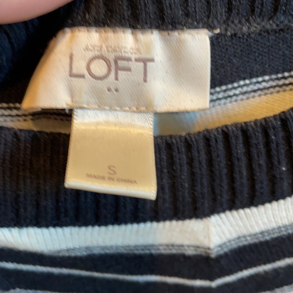 Loft Sweater Size small - Picture 2 of 2